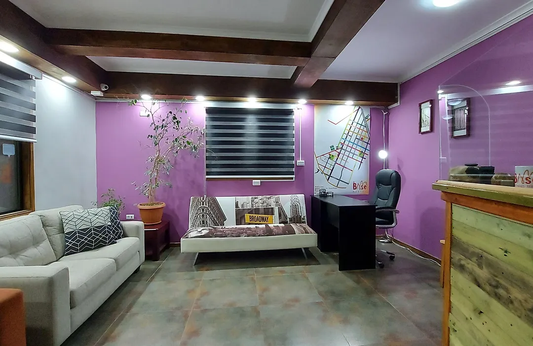 Hostal La Base-1